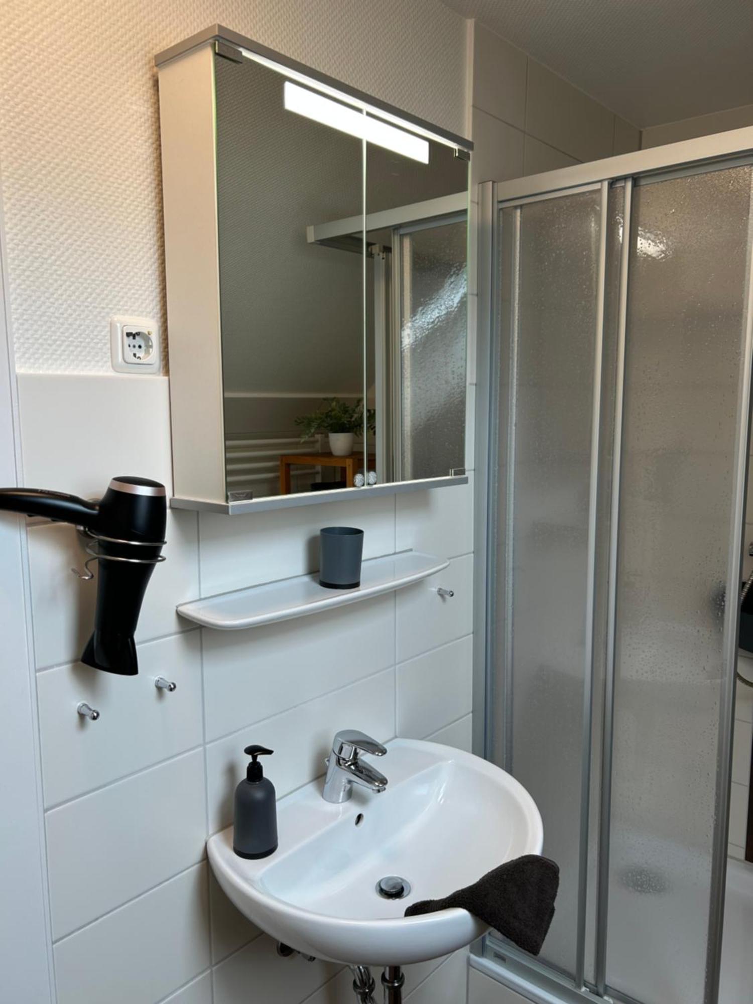 Ferienwohnung Ritthoff Perlebucht - Mit Strandkorb Am Meer Und Kostenloser Eintritt Ins Schwimmbad Busum Exterior photo